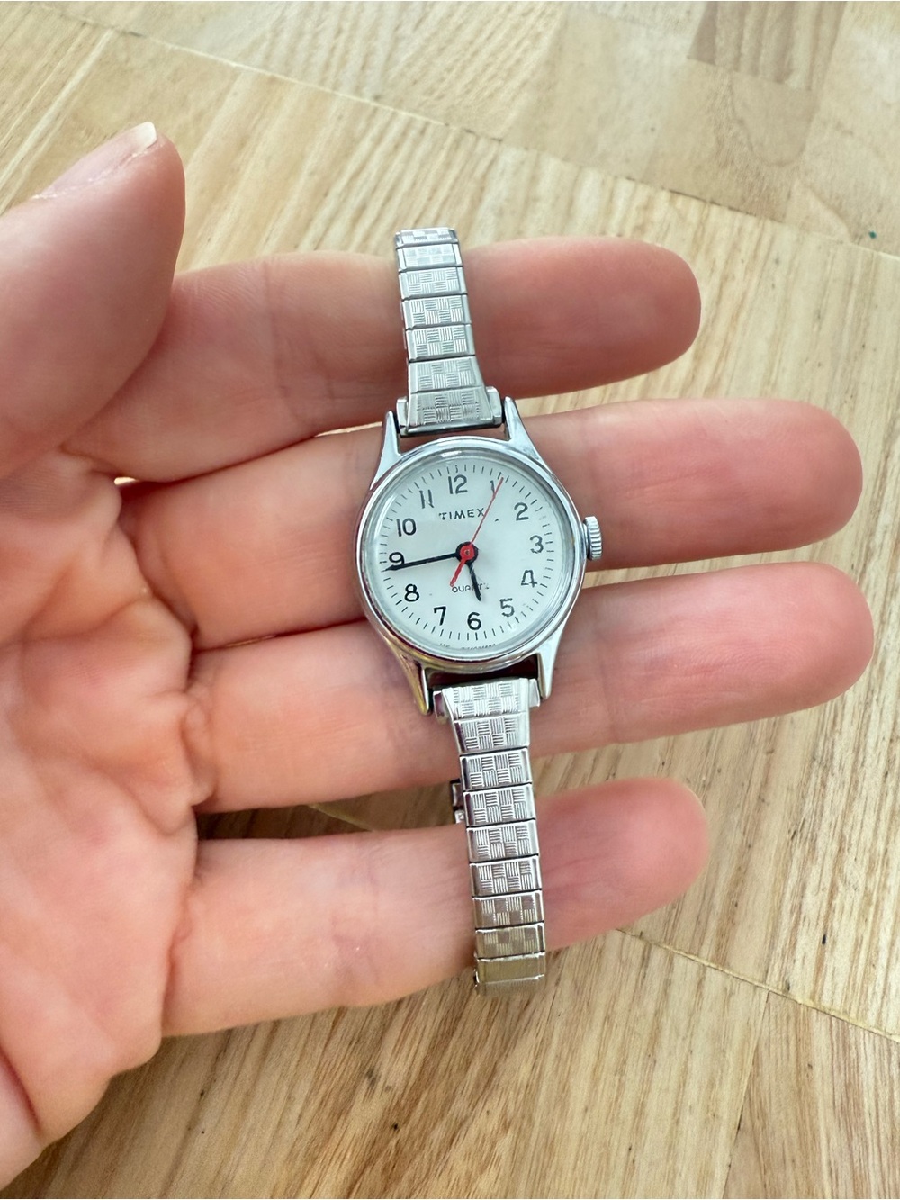 Vintage Timex ladies silver tone expansion bracelet watch NEW BATTERY